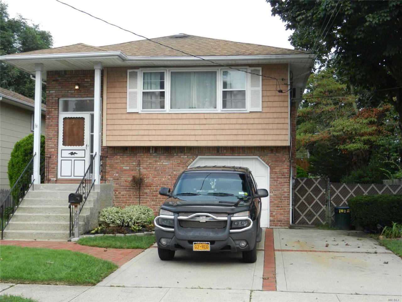 2865 Harvey Ave - Photo 1