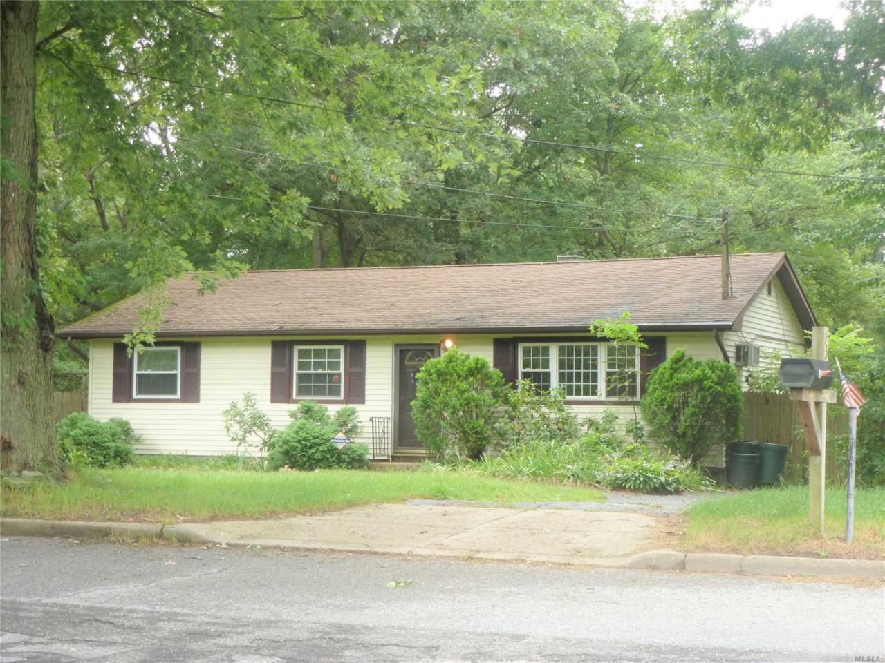 730 Expressway S Dr - Photo 1