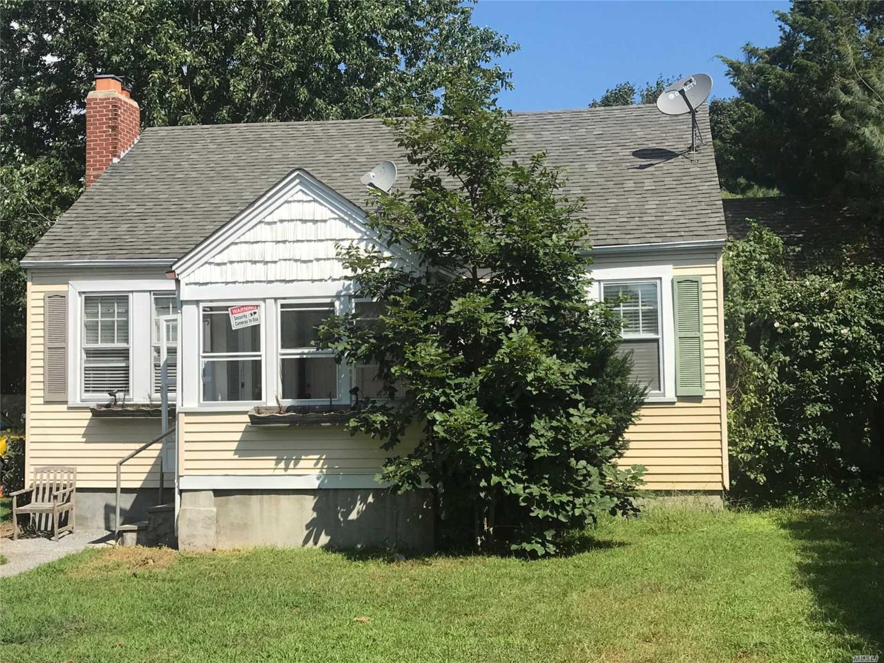 173 Ponquogue Ave - Photo 1