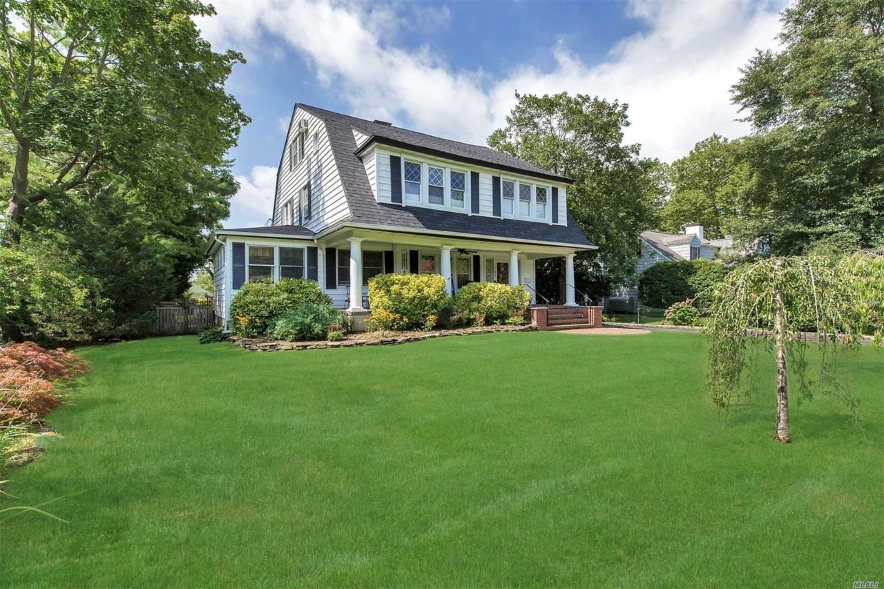 131 Windsor Ave - Photo 1