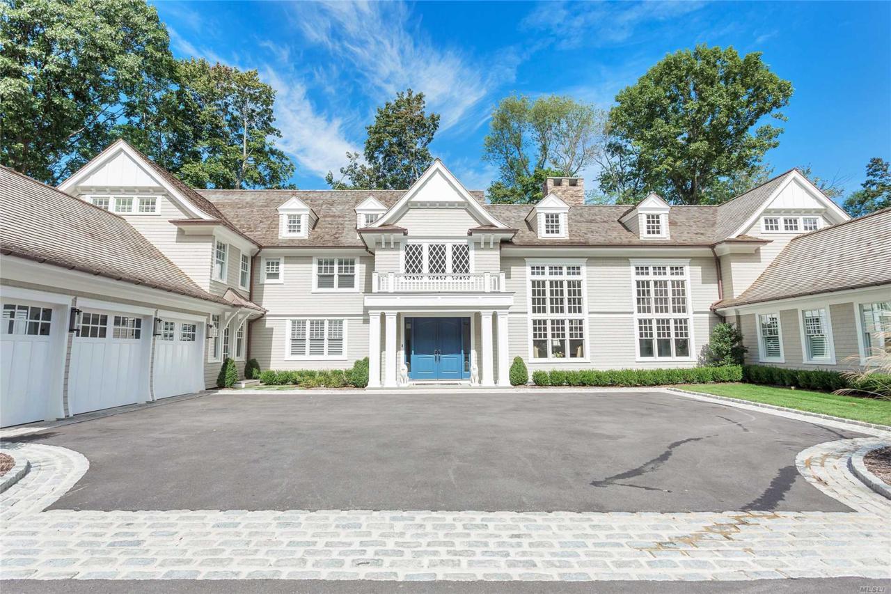 27 Cow Neck Rd - Photo 1