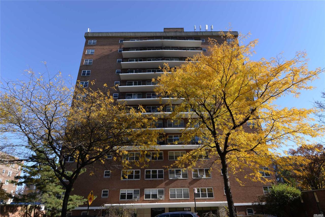 72-35 112 St - Photo 1