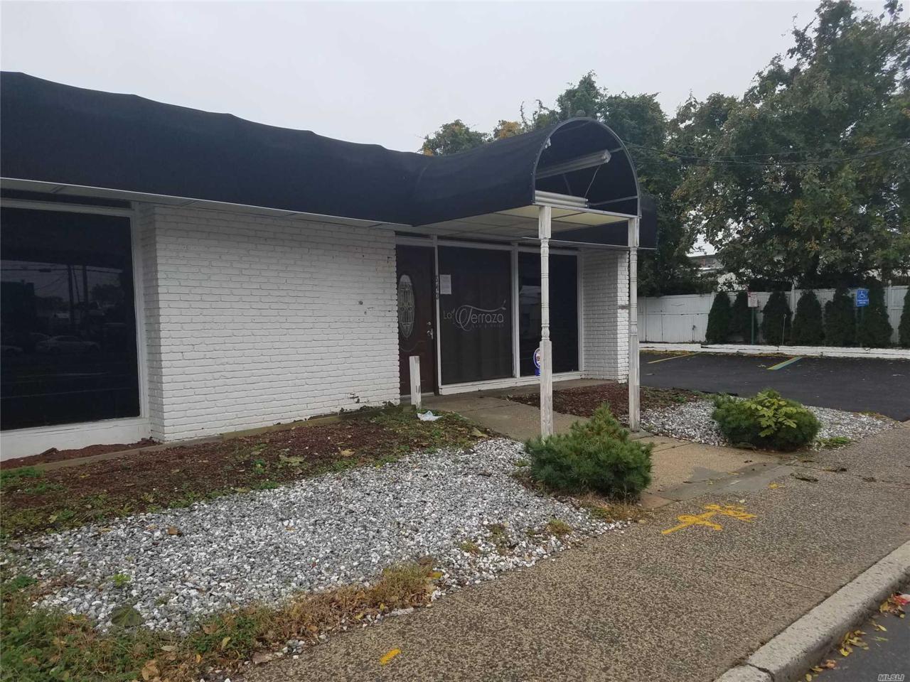 543 W Hoffman Ave - Photo 1