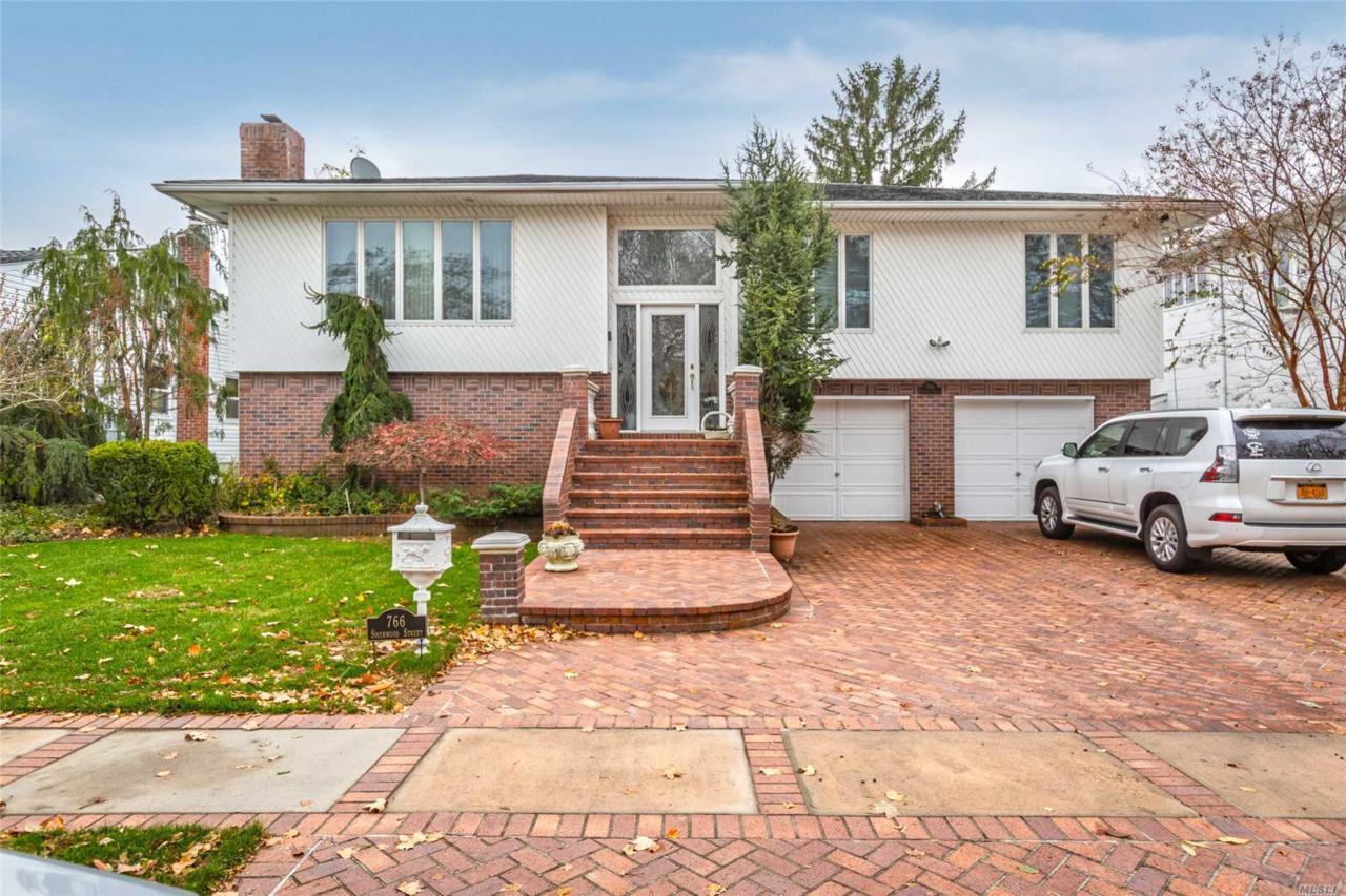 766 Sherwood St - Photo 1