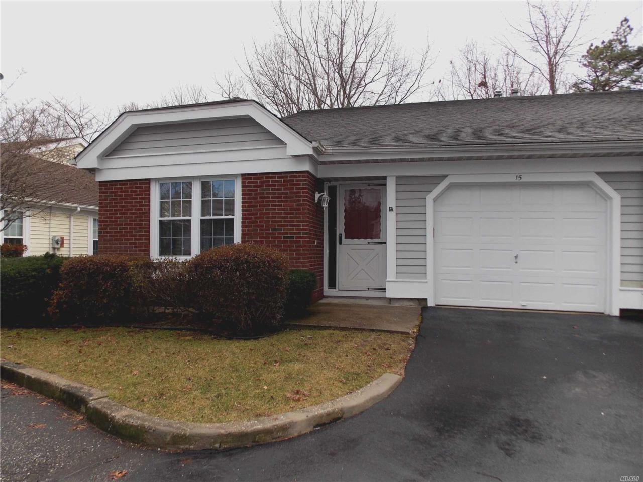 15 Douglaston Ct - Photo 1