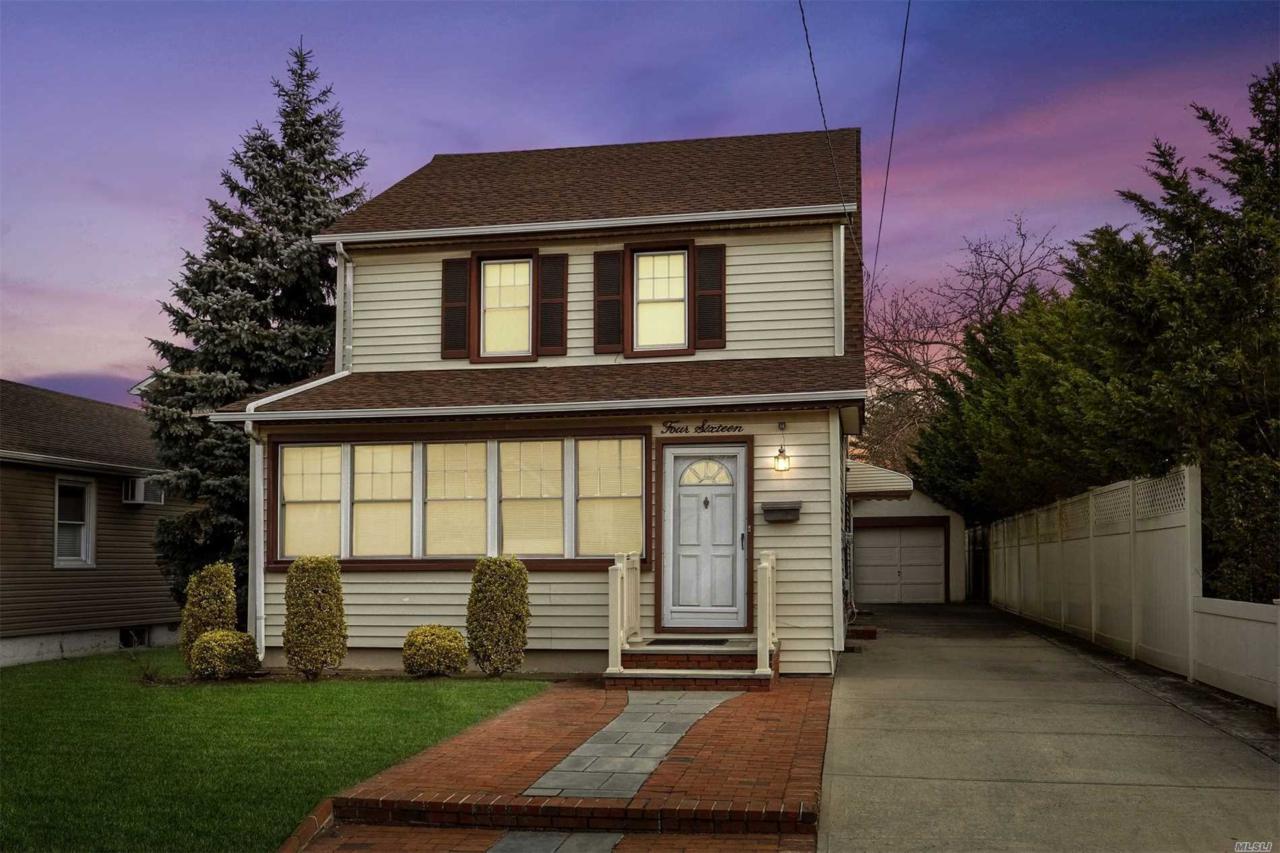 416 Bayview Ave - Photo 1