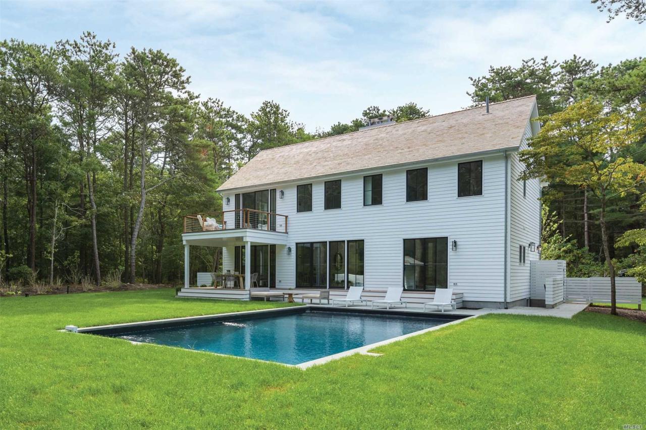 5 Rolling Wood Ln - Photo 1