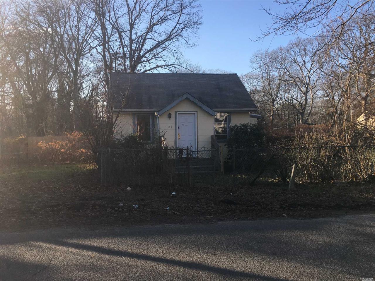 174 Lynbrook Dr - Photo 1