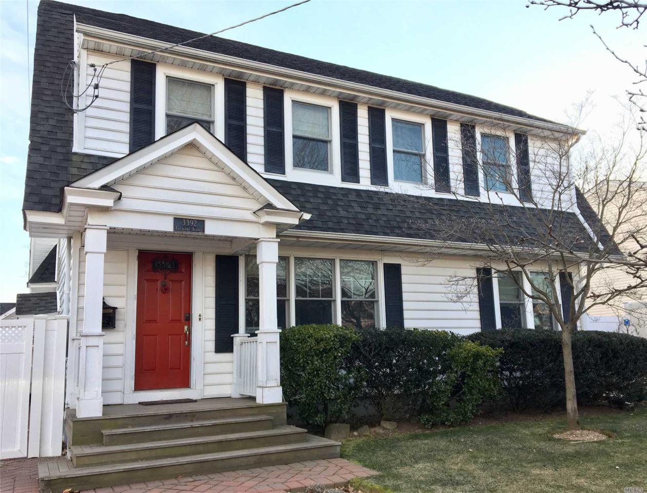 3392 Lufberry Ave - Photo 1