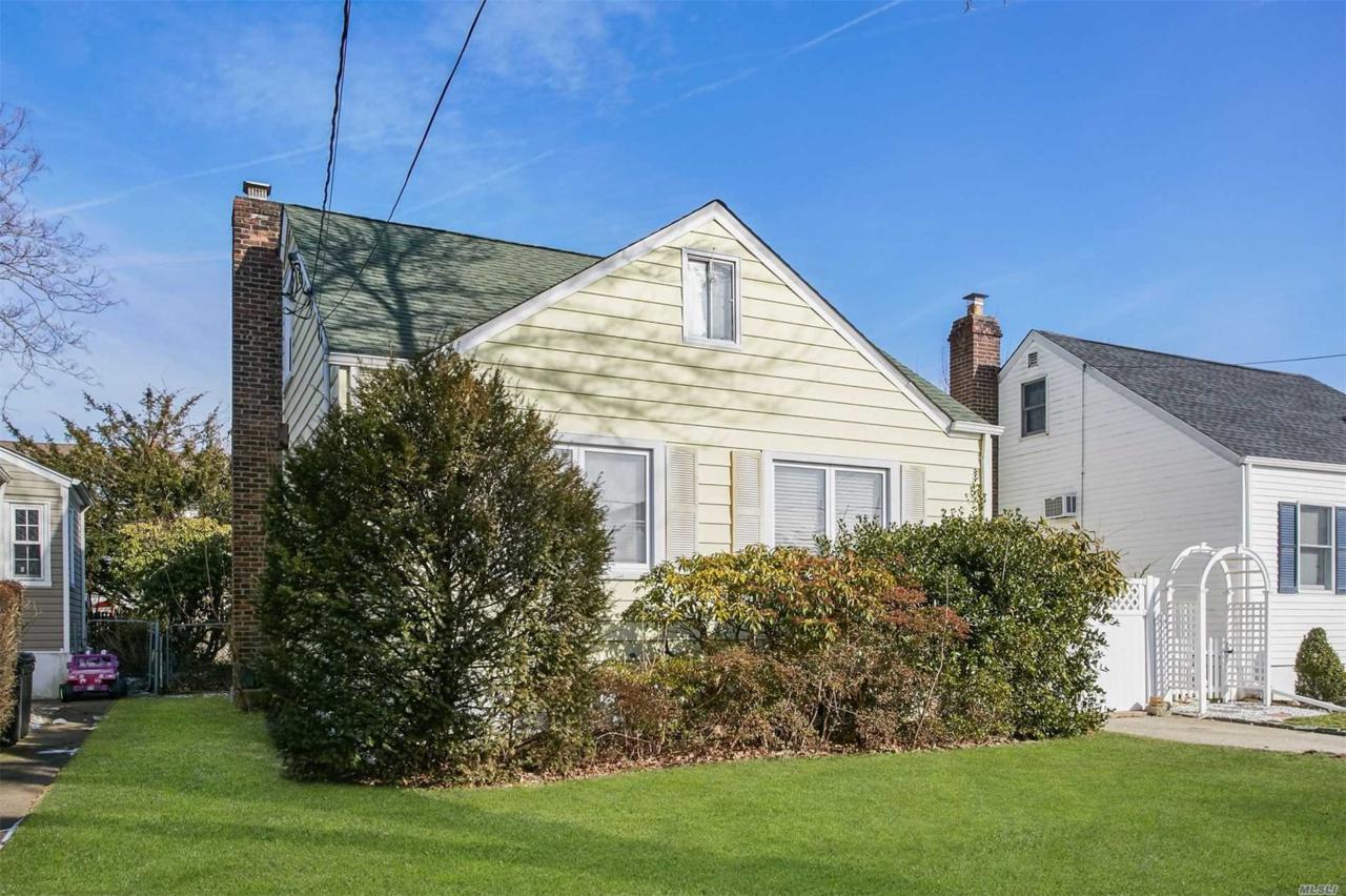 952 5th St - Photo 1
