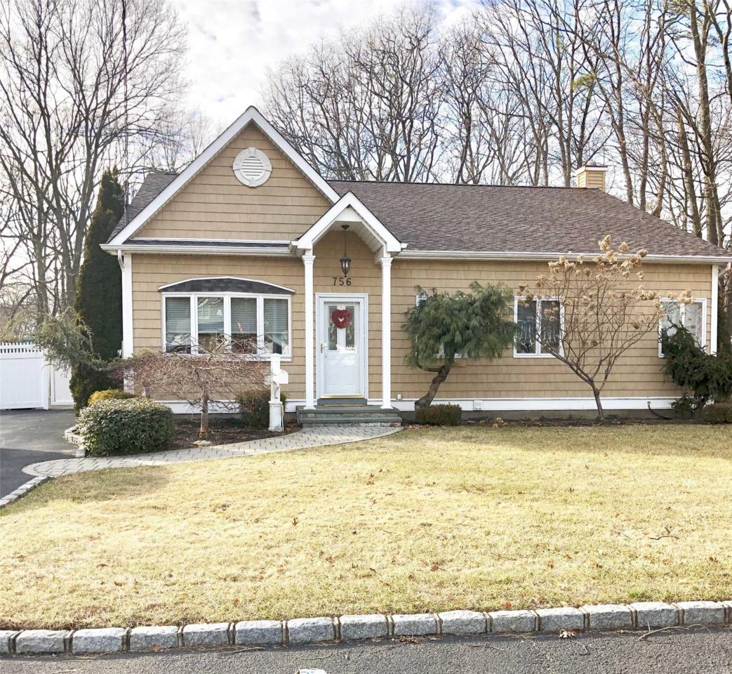 756 Sandra Ave - Photo 1