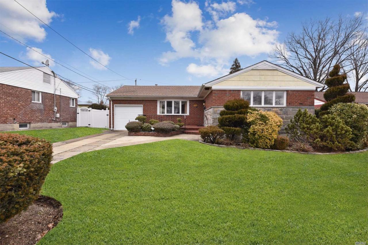2226 Goodwin Rd - Photo 1