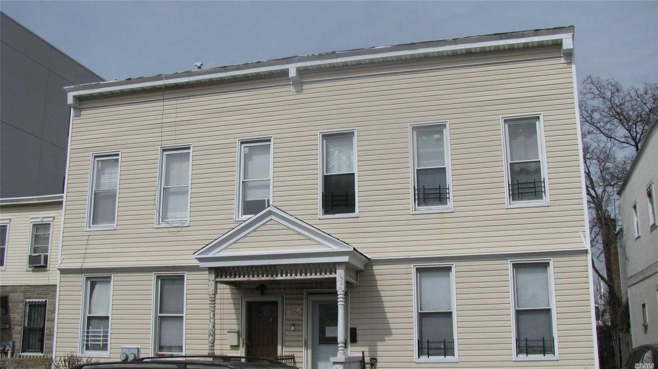 2723 Snyder Ave - Photo 1