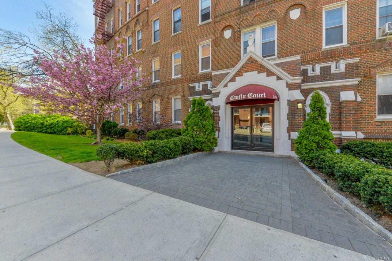83-55 Lefferts Blvd - Photo 1