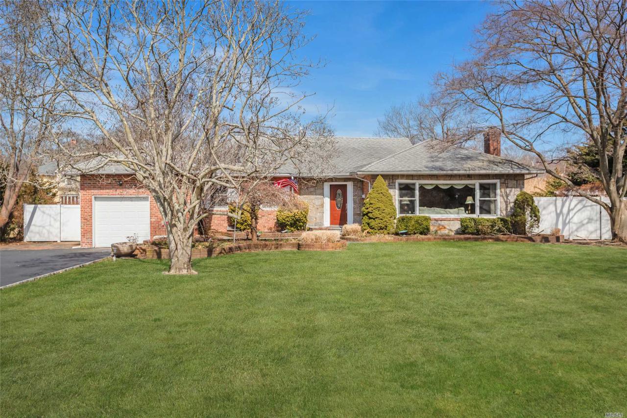 225 Oak Neck Ln - Photo 1