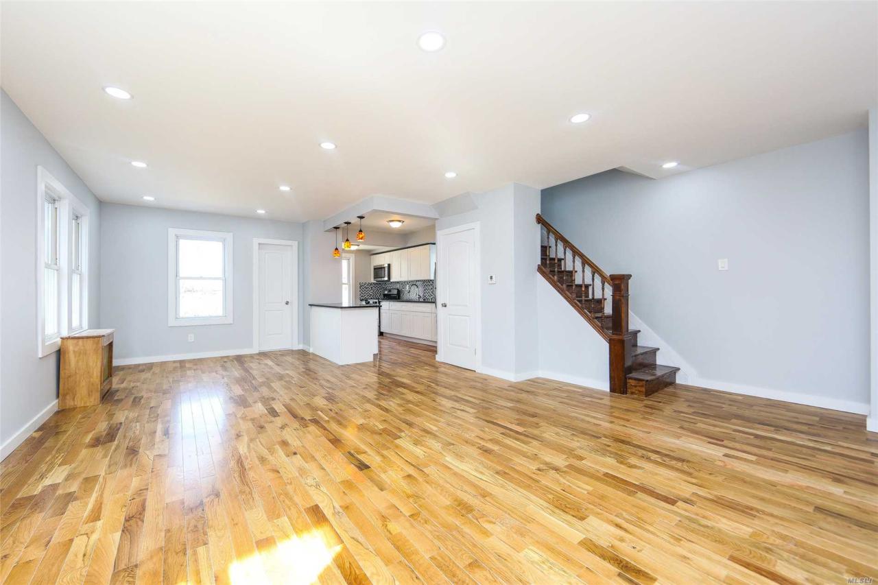 194-27 112th Rd - Photo 1