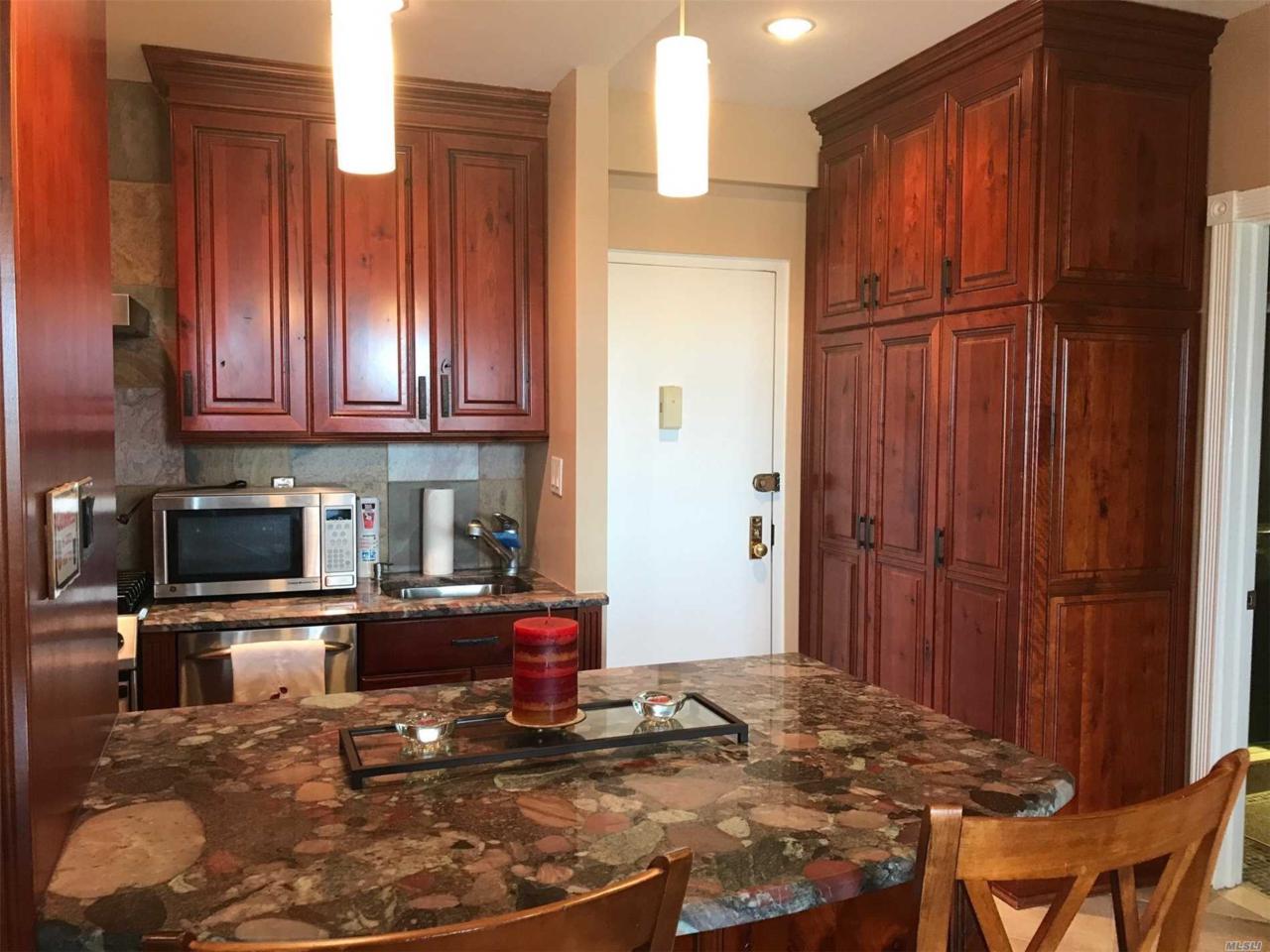 310 Riverside Blvd - Photo 1