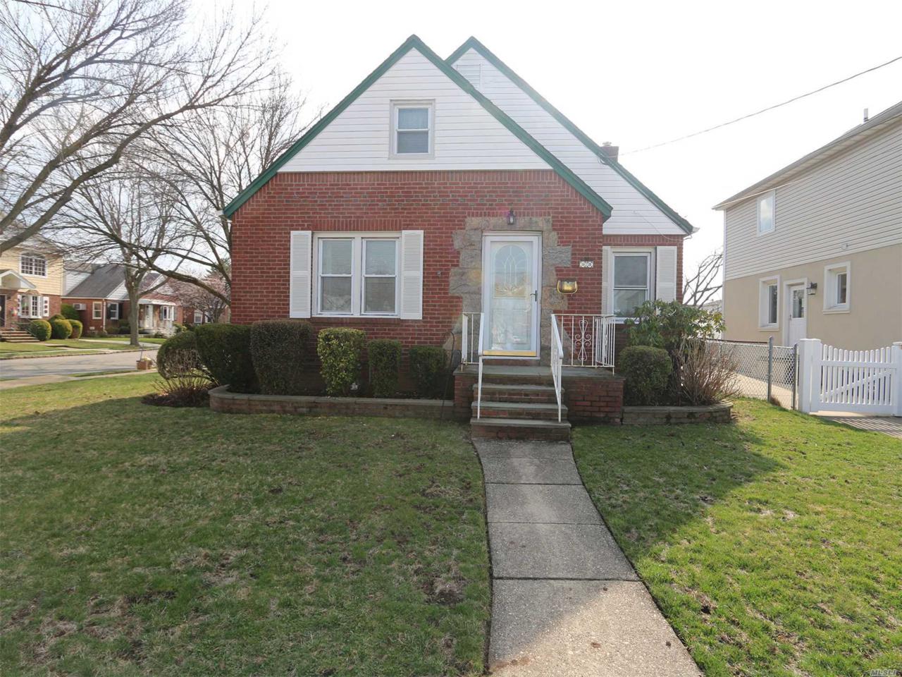 93 Franklin Ave - Photo 1