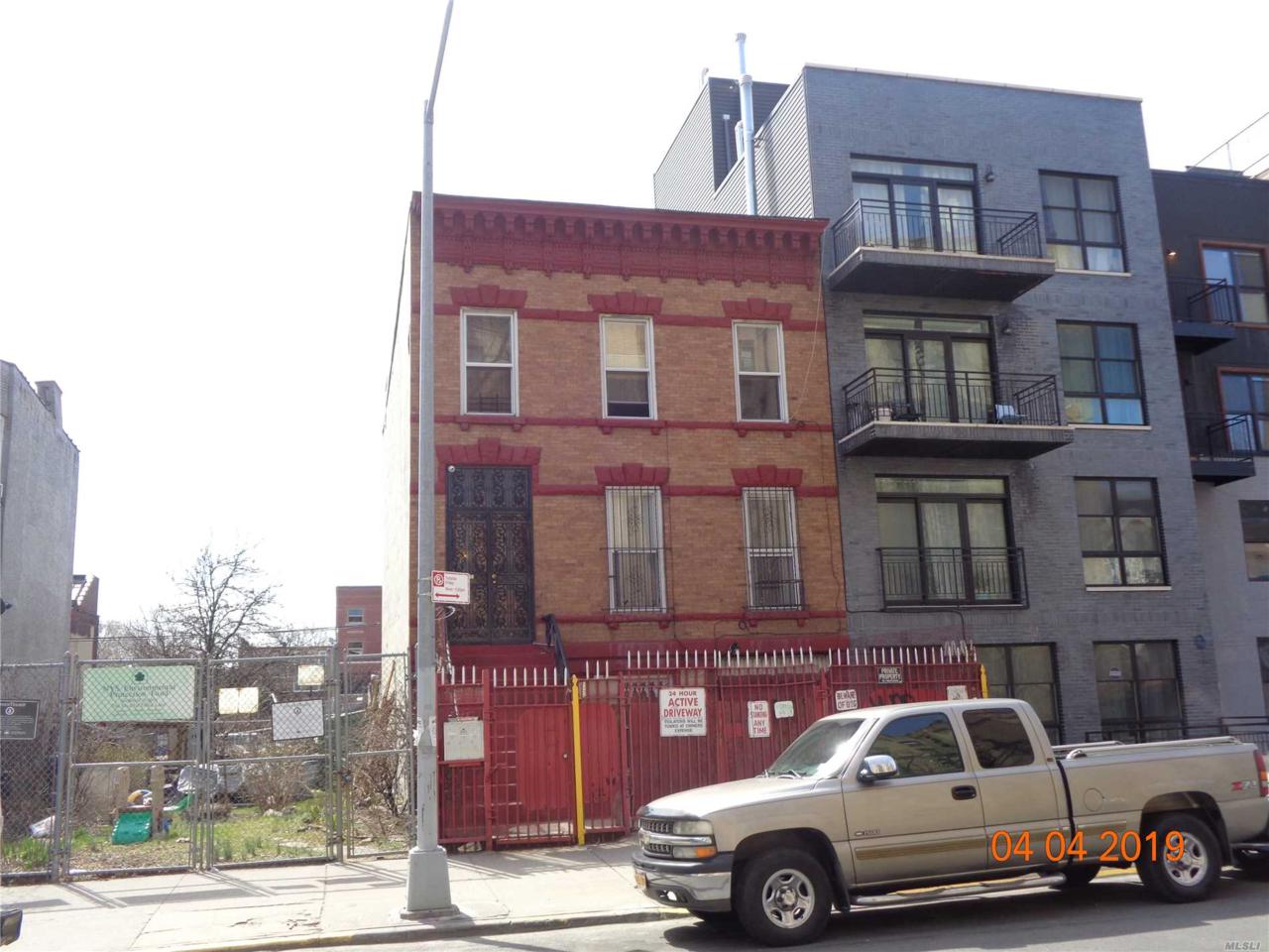 976 Greene - Photo 1