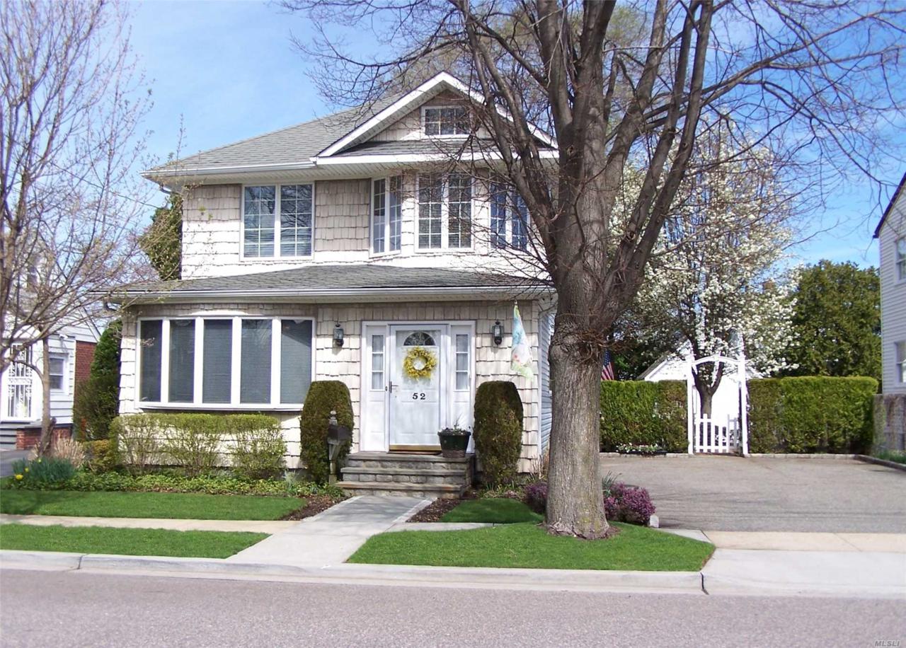 52 Jackson Ave - Photo 1
