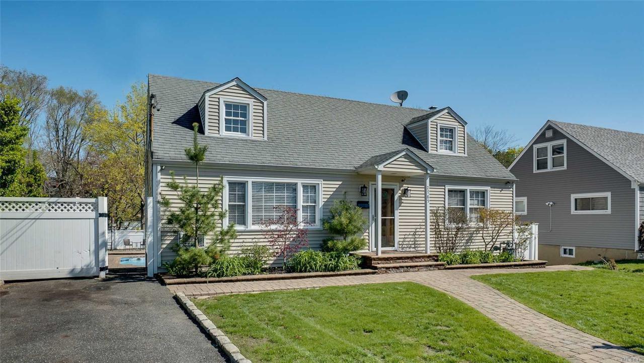 2785 Eastern Blvd - Photo 1