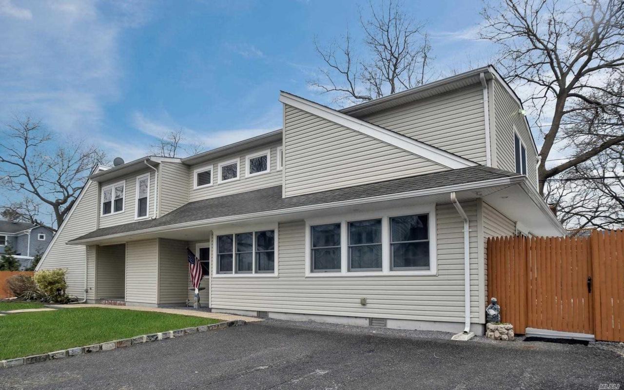 4 Lauren Ln - Photo 1