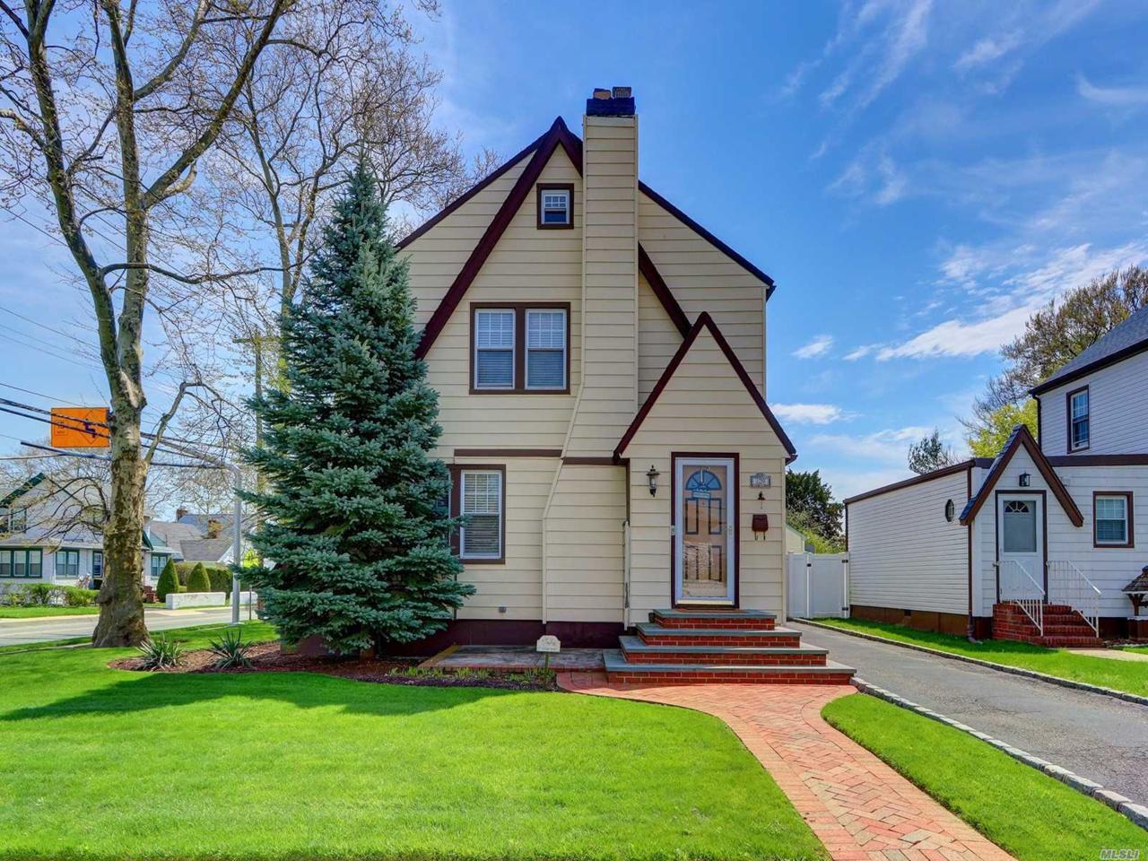 129 Wilson St - Photo 1