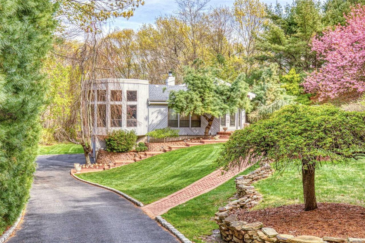 37 Roslyn Ct - Photo 1