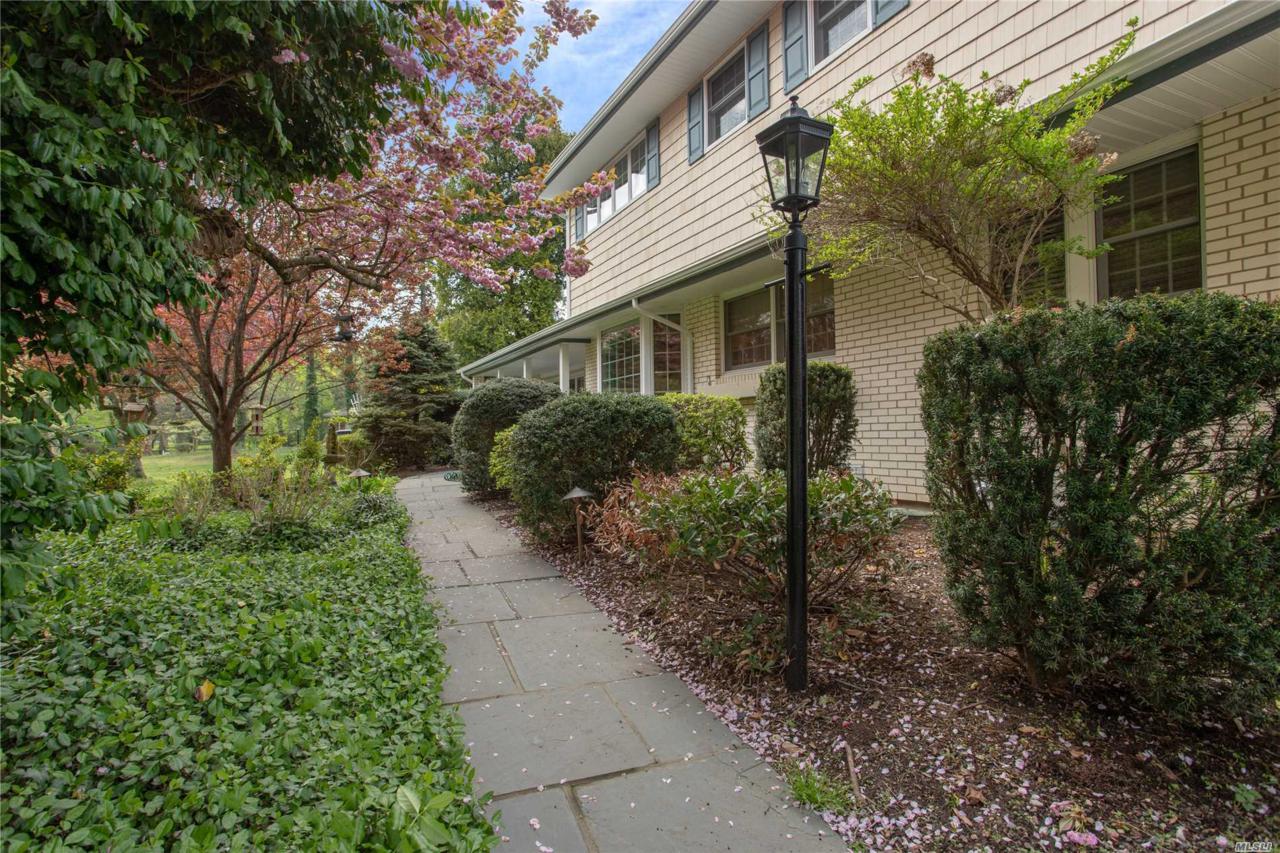 37 Briarfield Ln - Photo 1