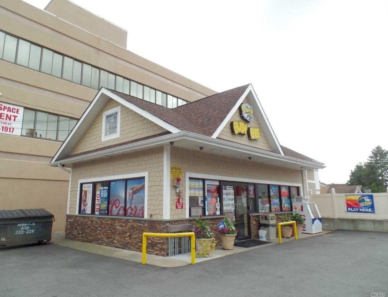 192 Sunrise Hwy - Photo 1