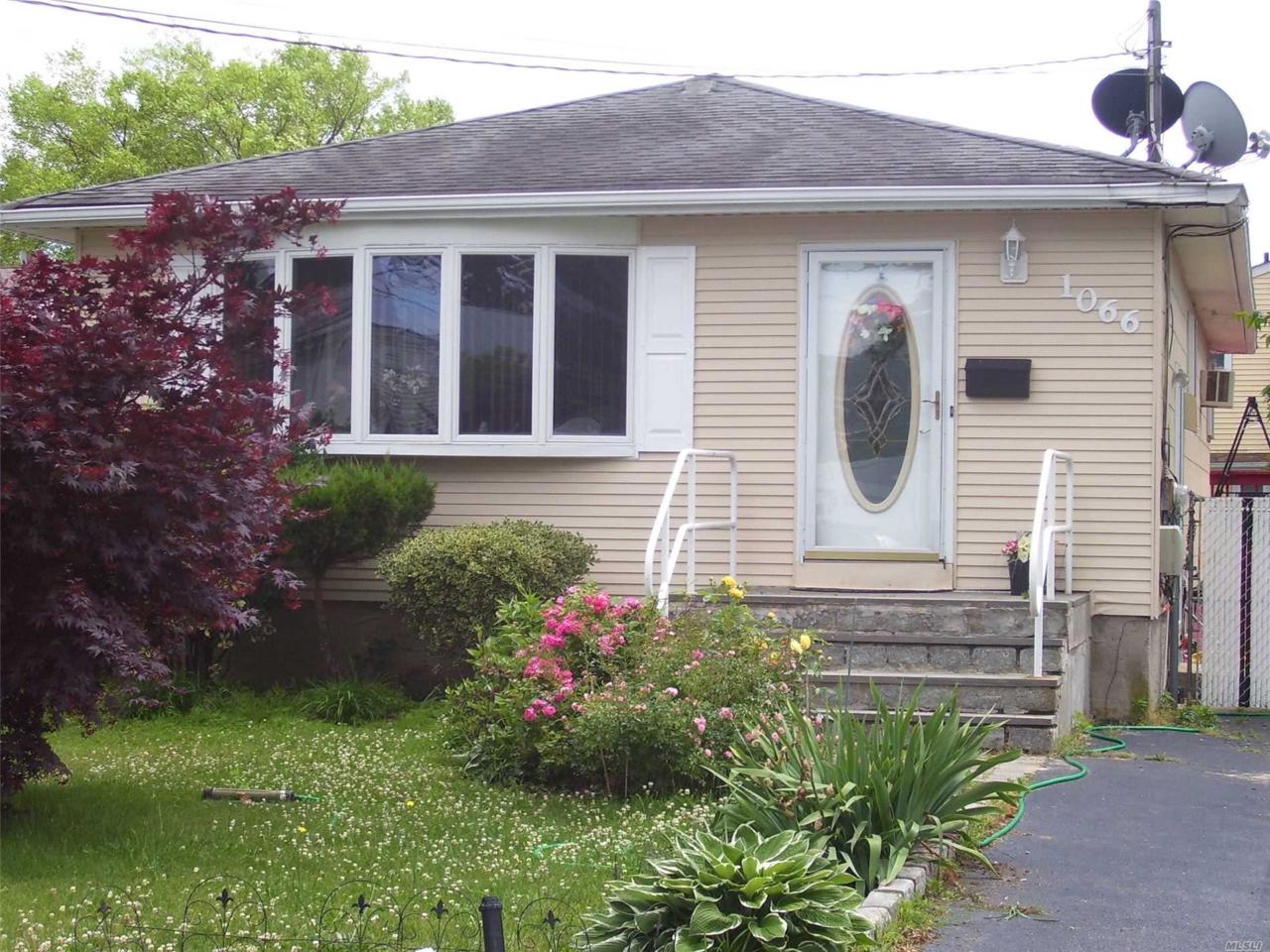 1066 America Ave - Photo 1