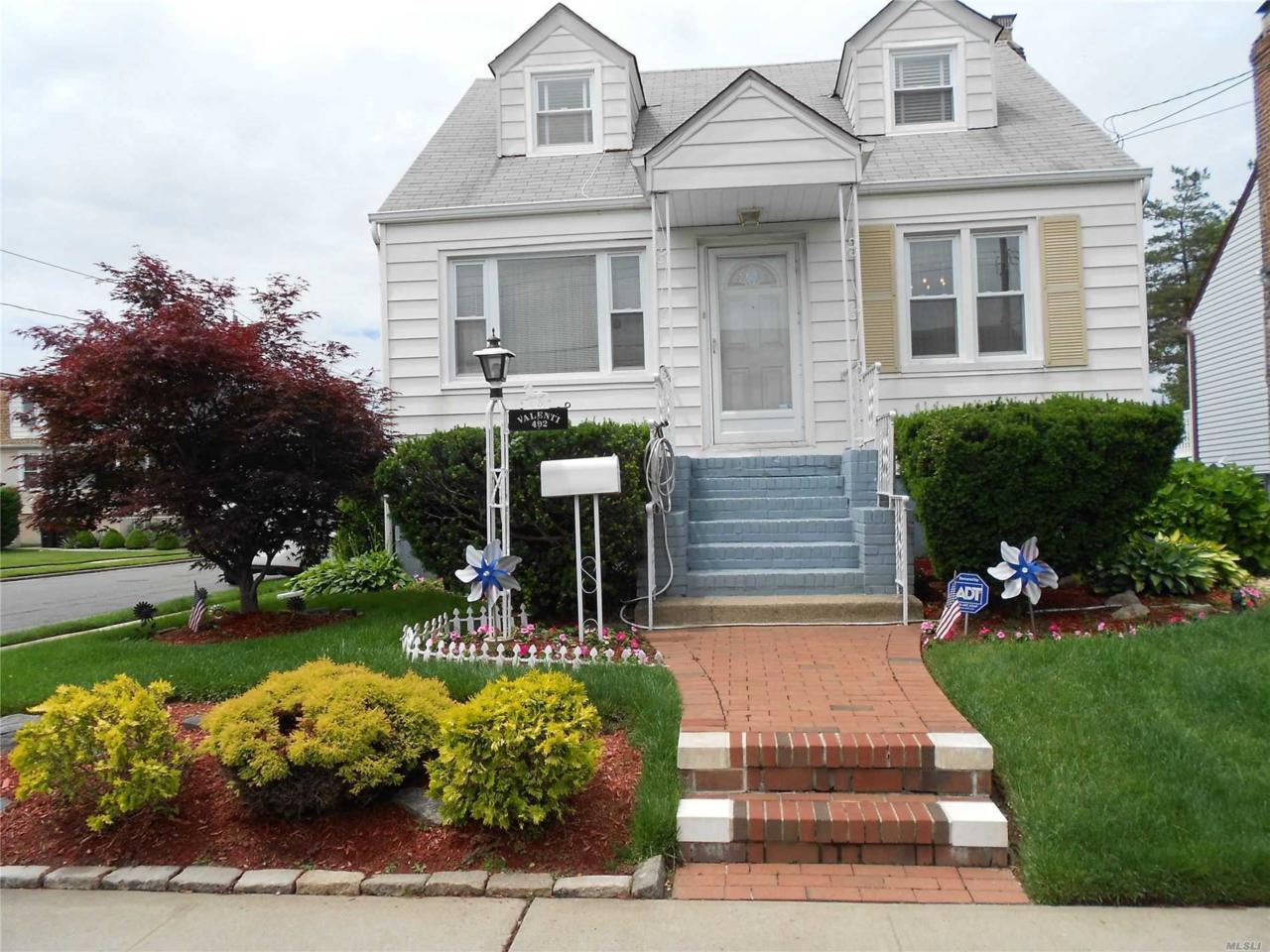 492 Lincoln St - Photo 1