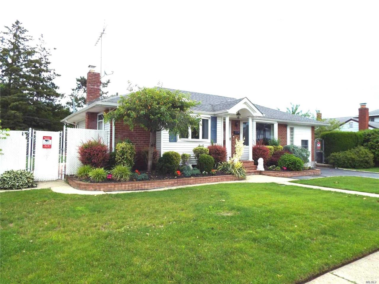 157 Villa Ave - Photo 1