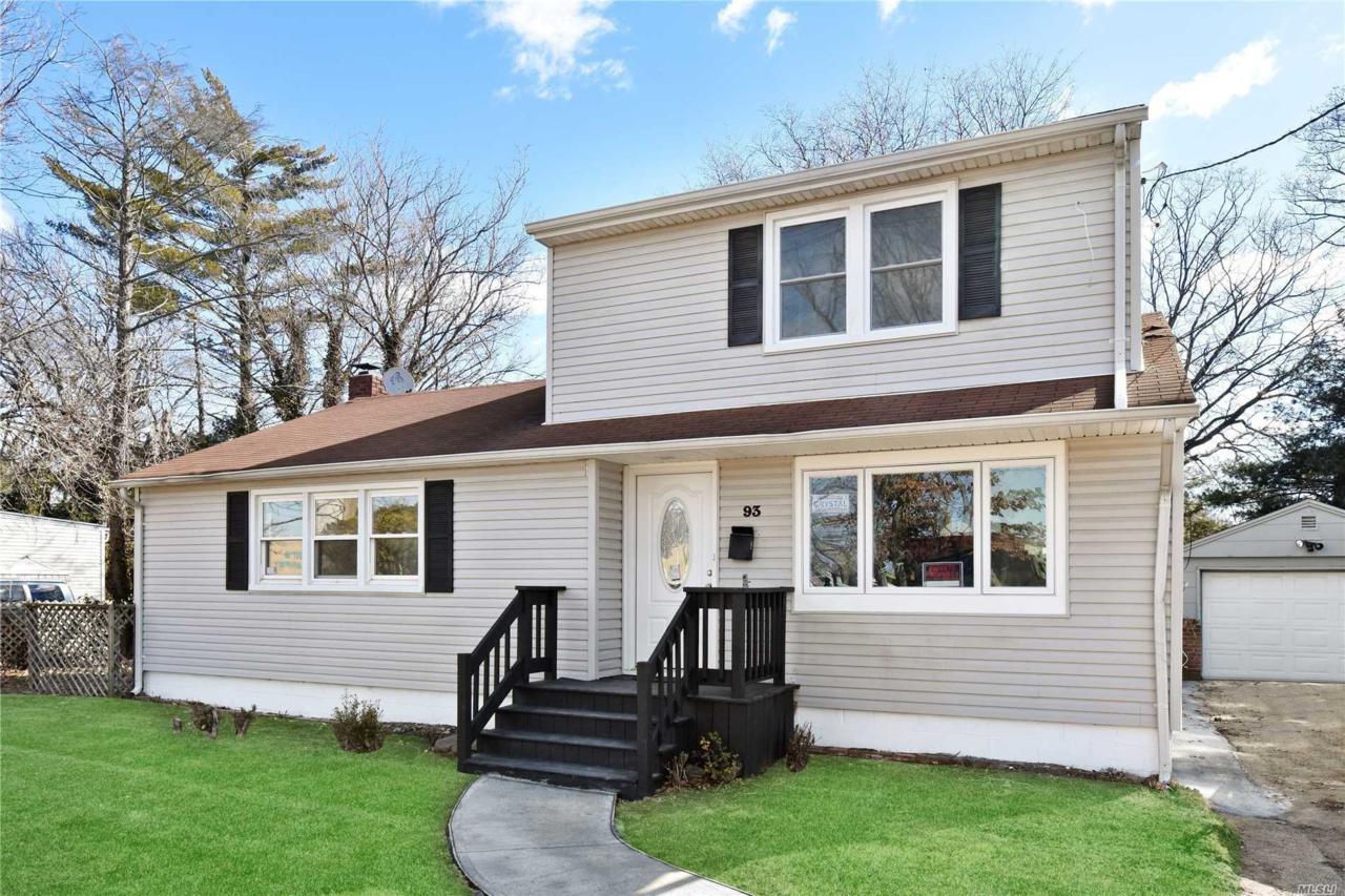 93 Saxon Ave - Photo 1