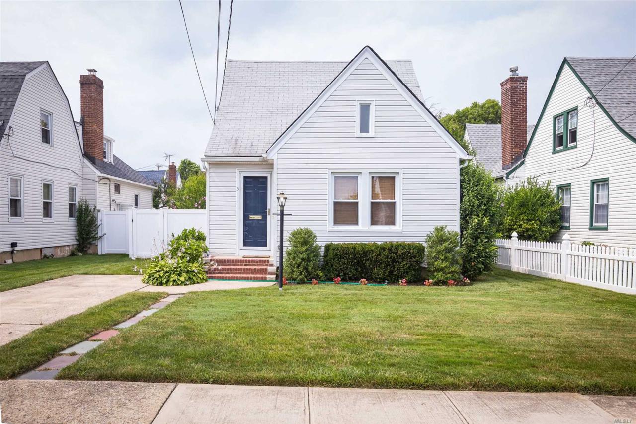 5 Dorothy Ct - Photo 1