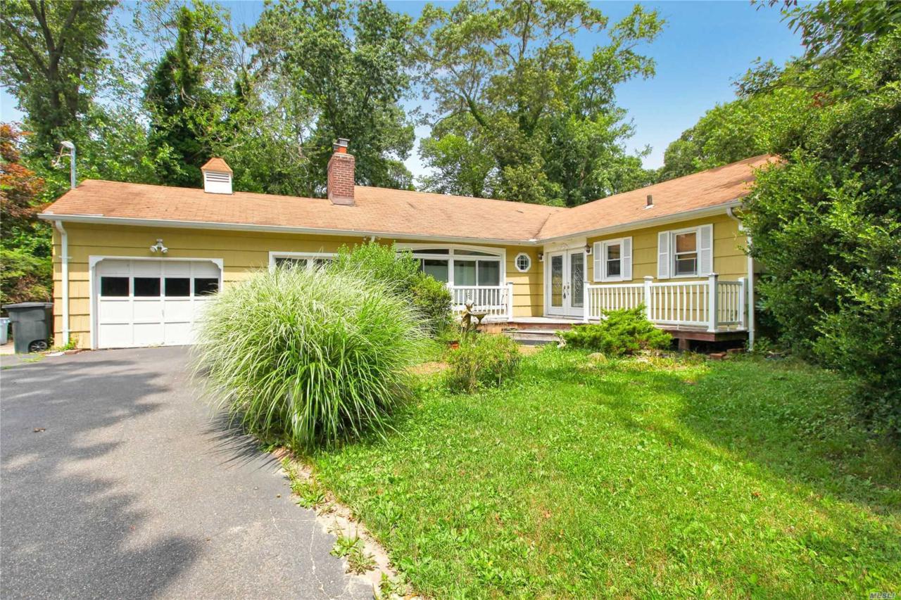 87 Christian Ave - Photo 1