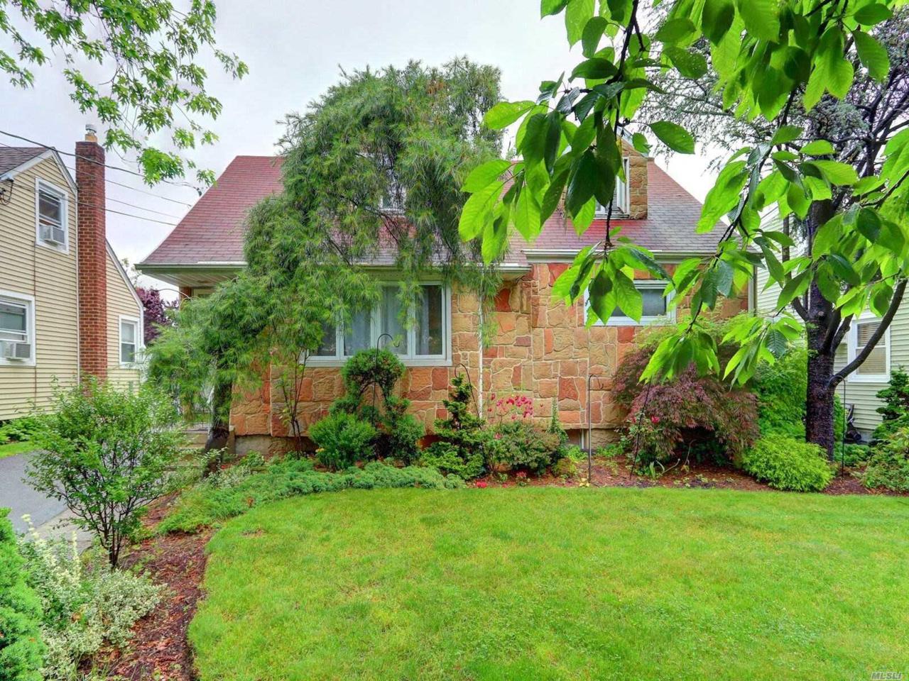 1155 Slabey Ave - Photo 1