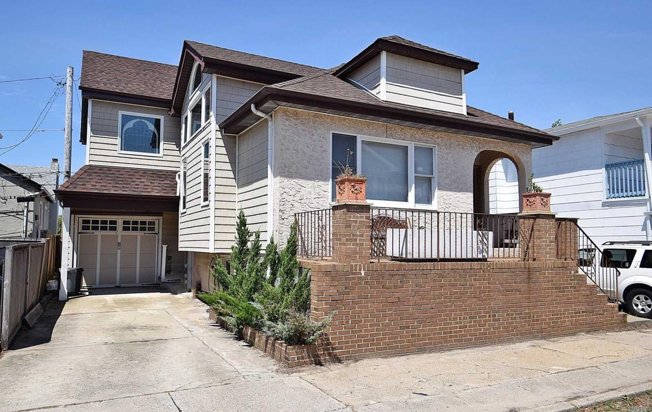 125 Taft Ave - Photo 1