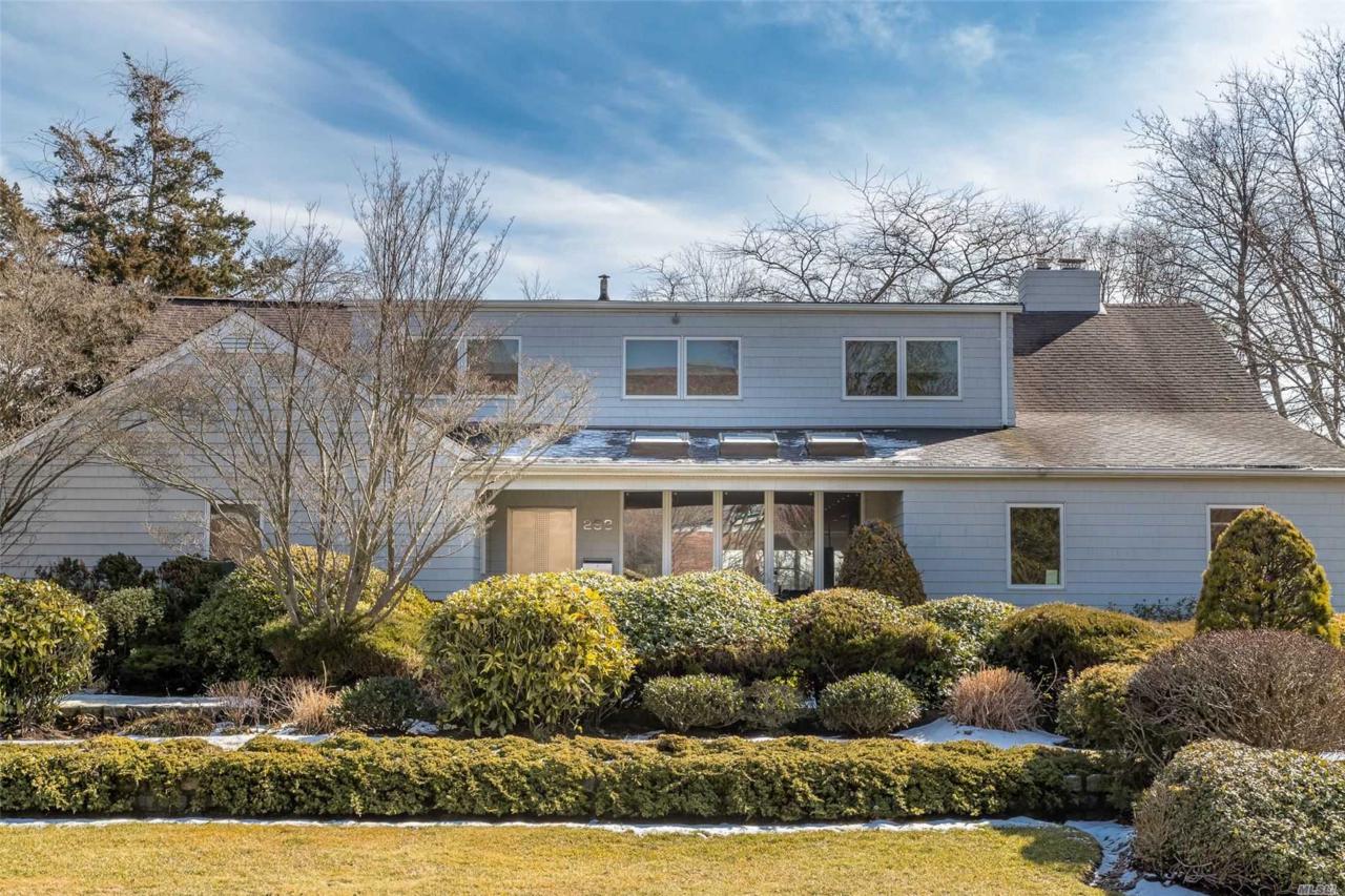 293 Pepperidge Rd - Photo 1