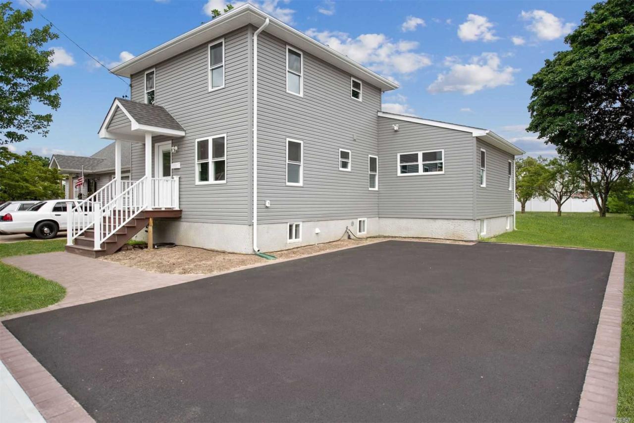 701 Virginia Ave - Photo 1