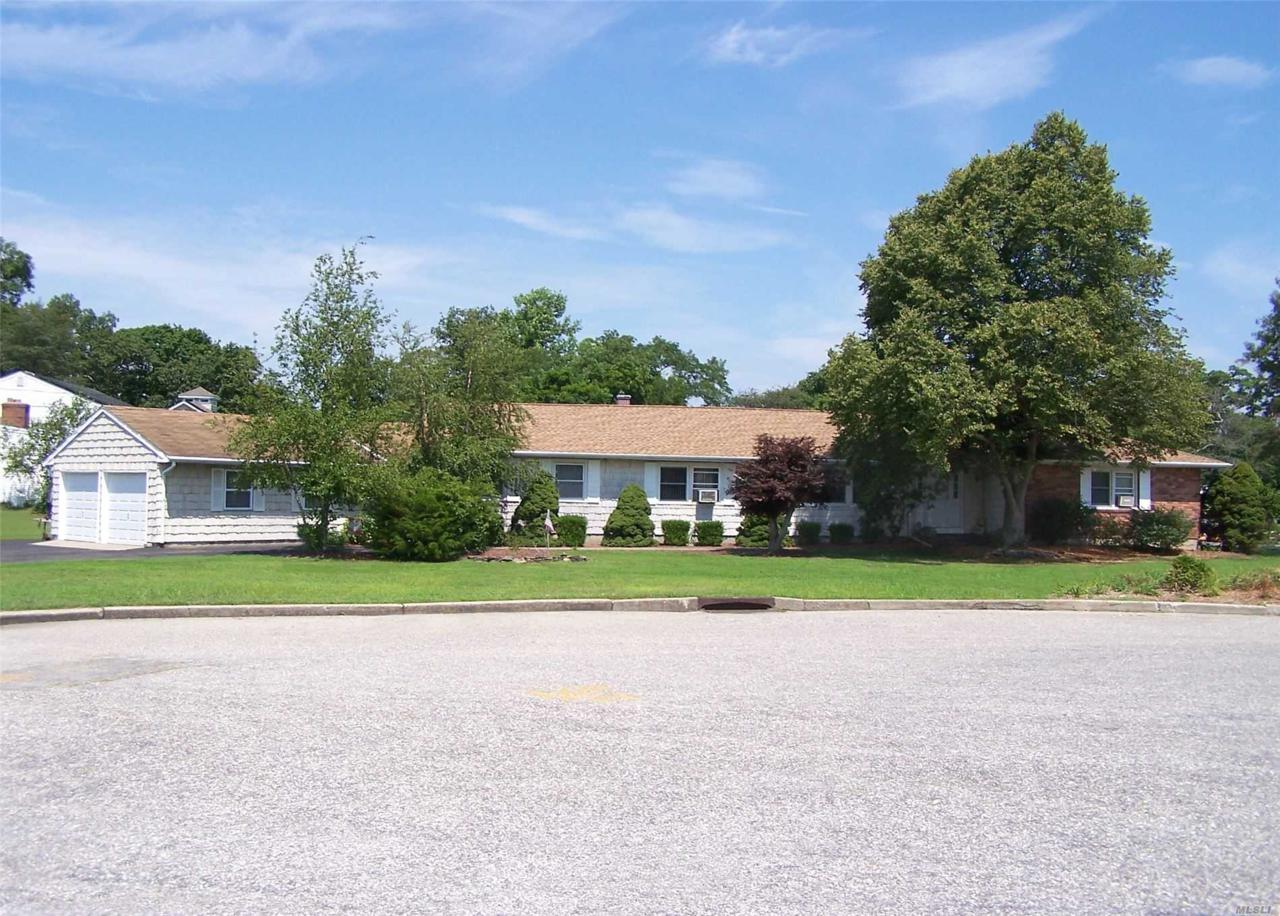 7 Roxbury Ct - Photo 1