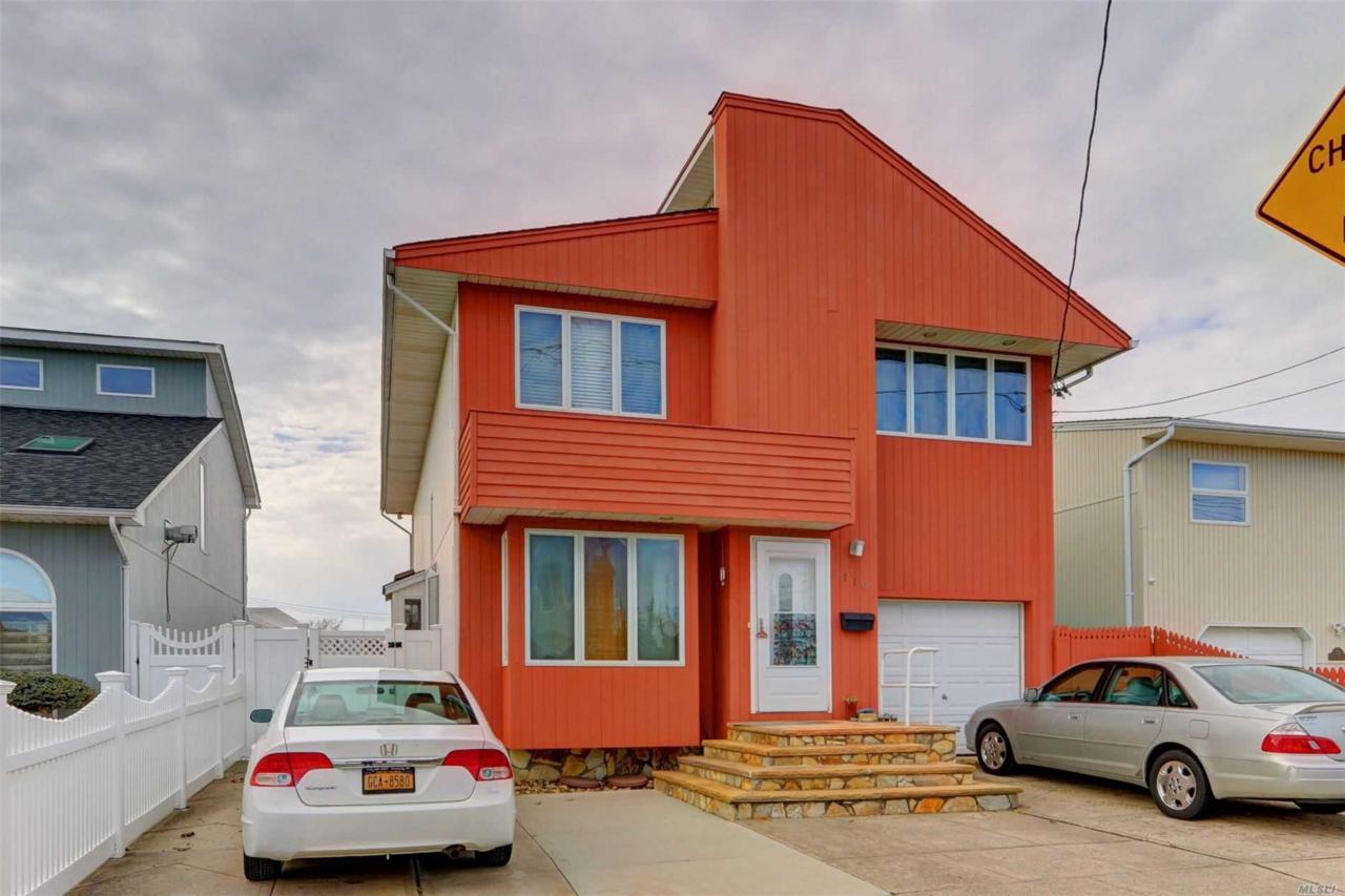 110 Suffolk Rd - Photo 1