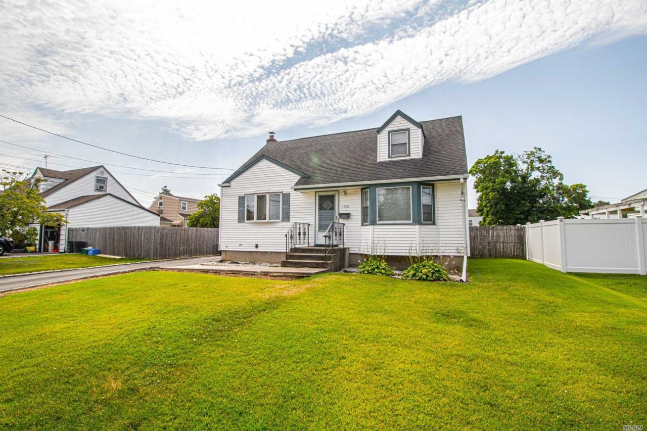 1756 Lenox Ave - Photo 1