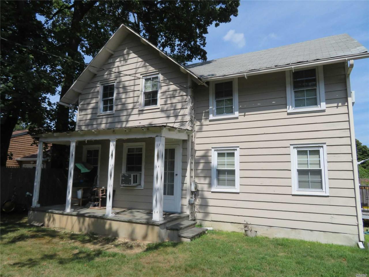 971 Oyster Bay Rd - Photo 1