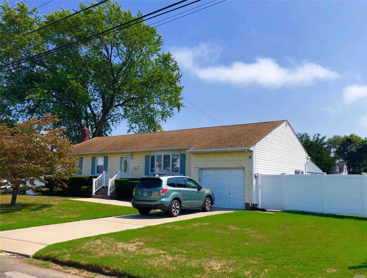 110 Gladys St - Photo 1