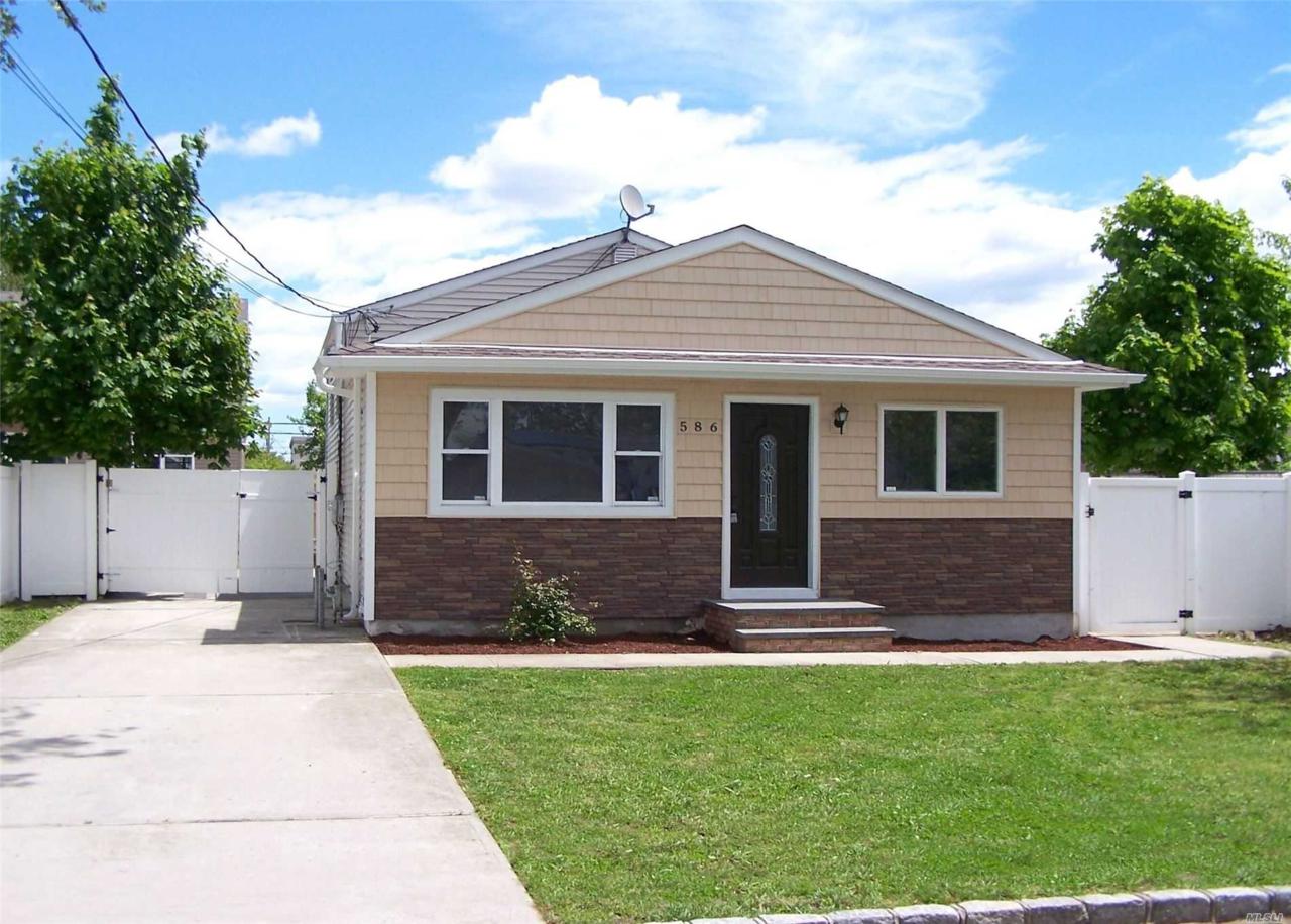 586 8th St - Photo 1