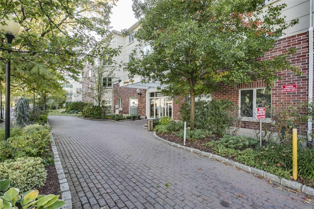 171 Great Neck Rd - Photo 1