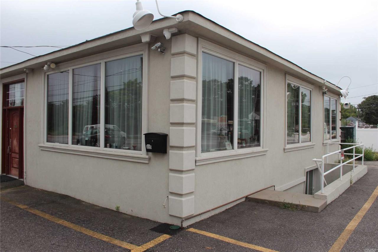 325 Ronkonkoma Ave - Photo 1