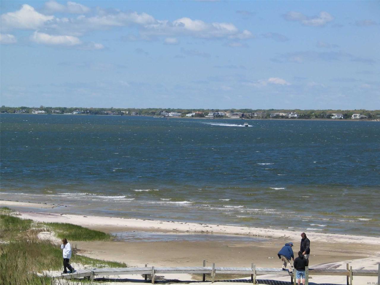 260 Dune Rd - Photo 1