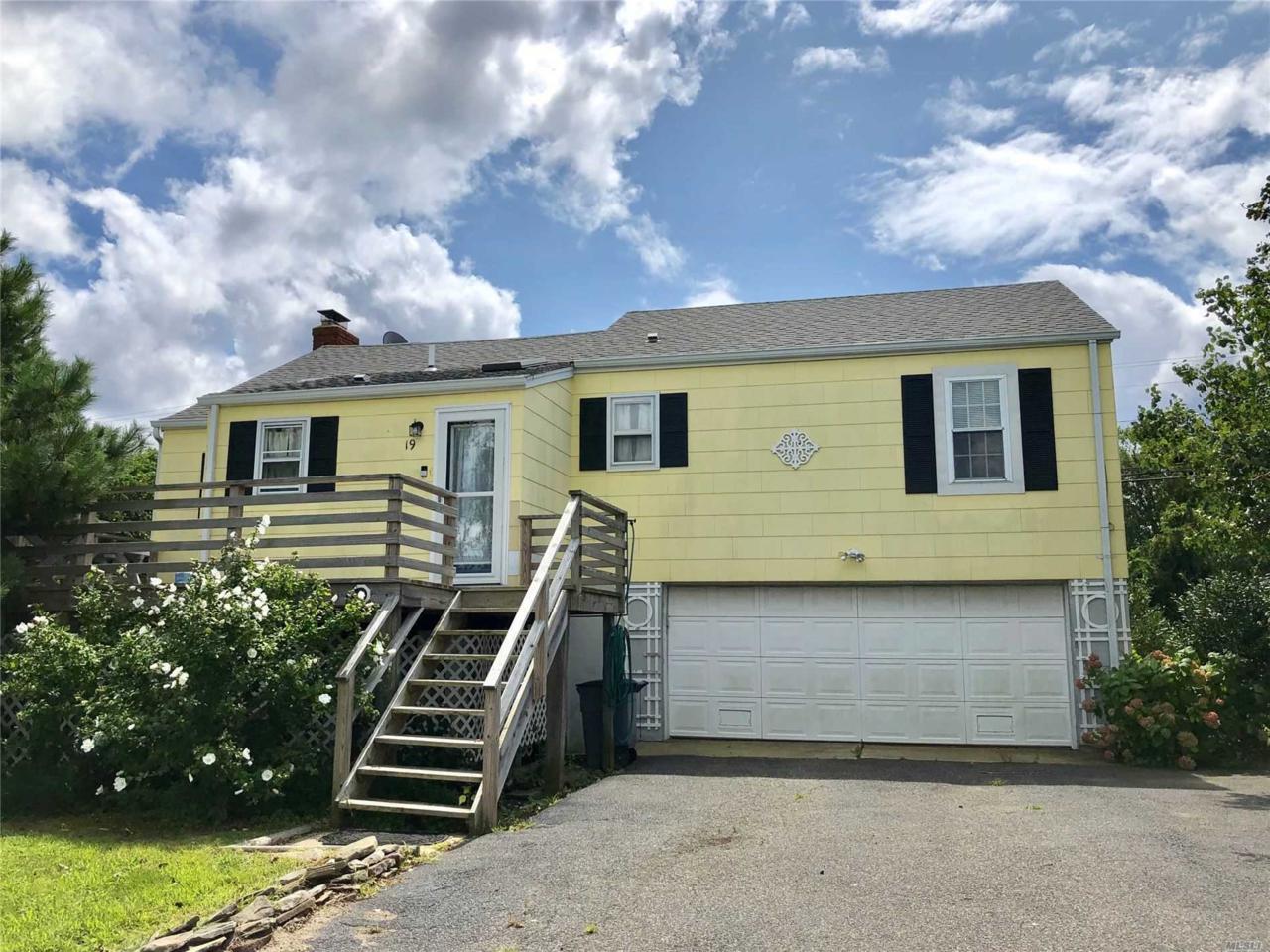 19 Oak Beach Ave - Photo 1